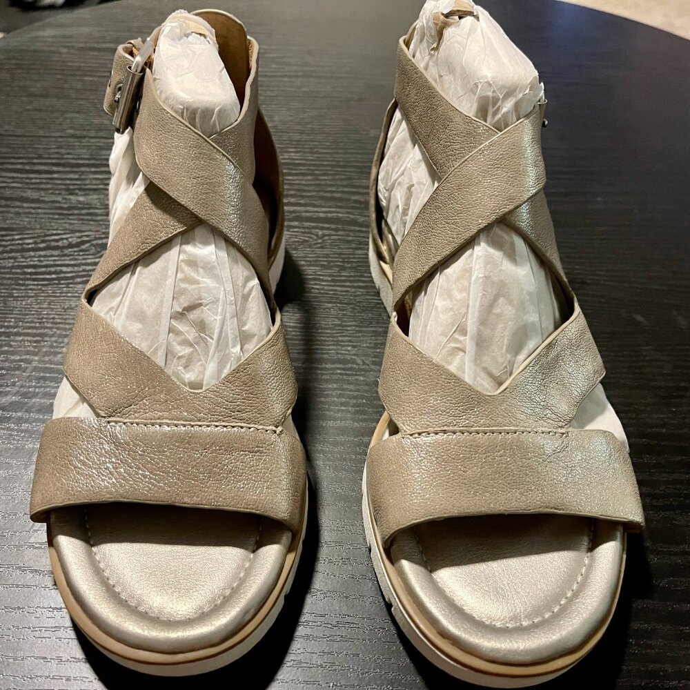 SOFFT  Mirabelle  New Women's Anthracite Metallic Leather Sandals, Size 7.5 - Picture 7 of 12